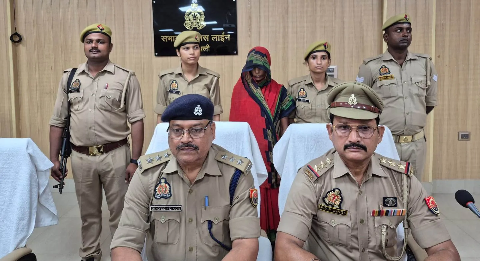पत्नी के प्रताड़ना के कारण पति ने खुद को मारी गोली