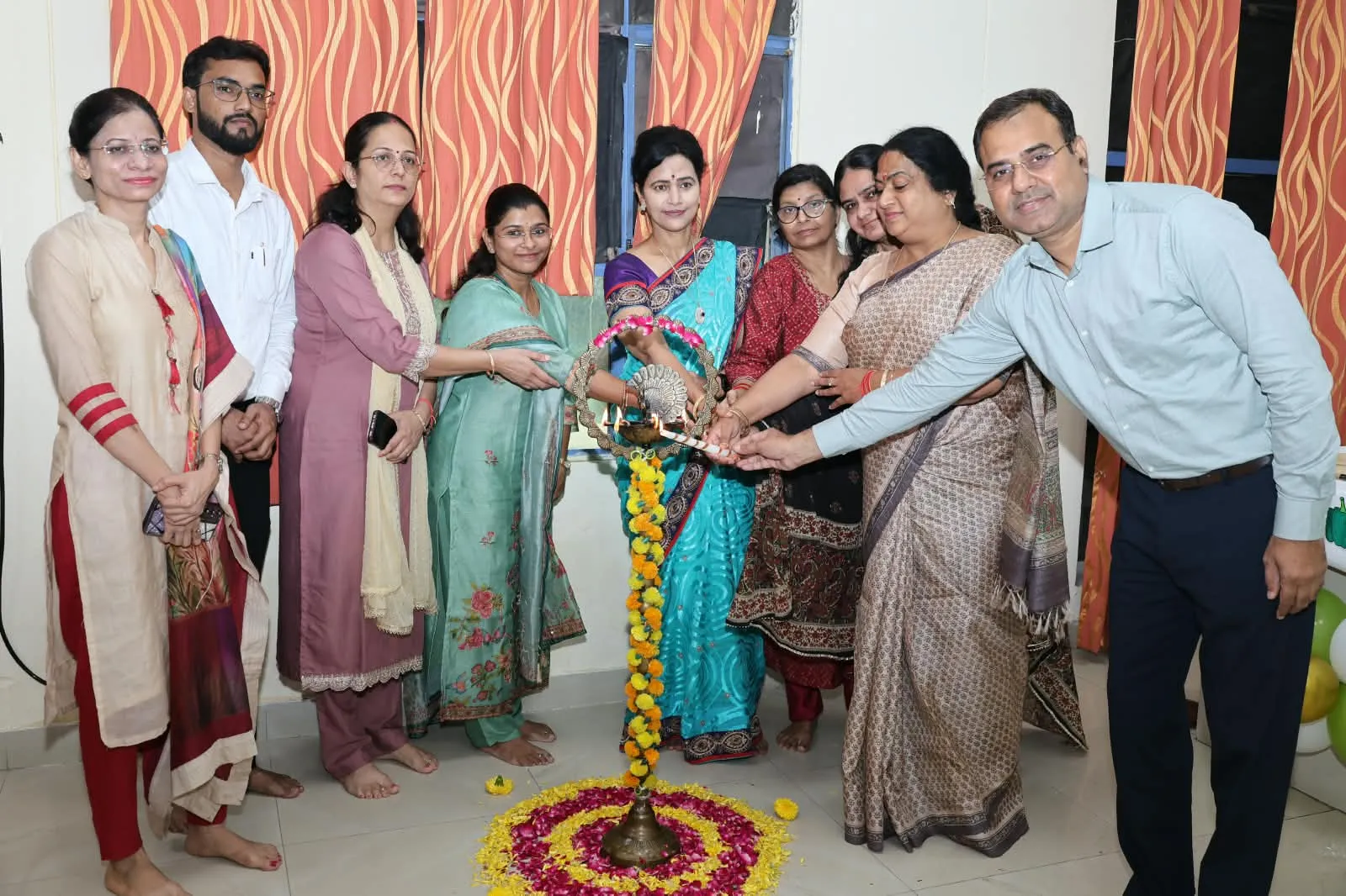 विरुद्ध आहार से बिगड़ सकता है शरीर का संतुलन, स्वस्थ रहने के लिए भोजन का सही चयन जरूरी