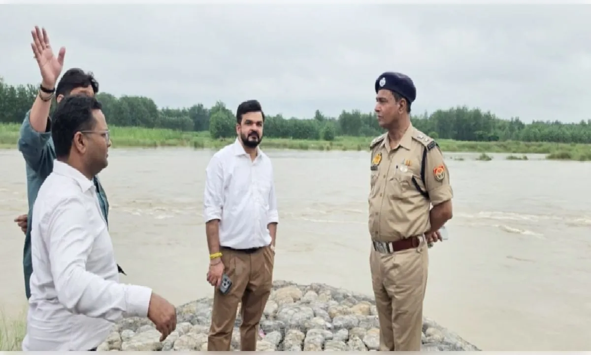 कोसी नदी के बढ़ते जलस्तर को लेकर जिला प्रशासन अलर्ट