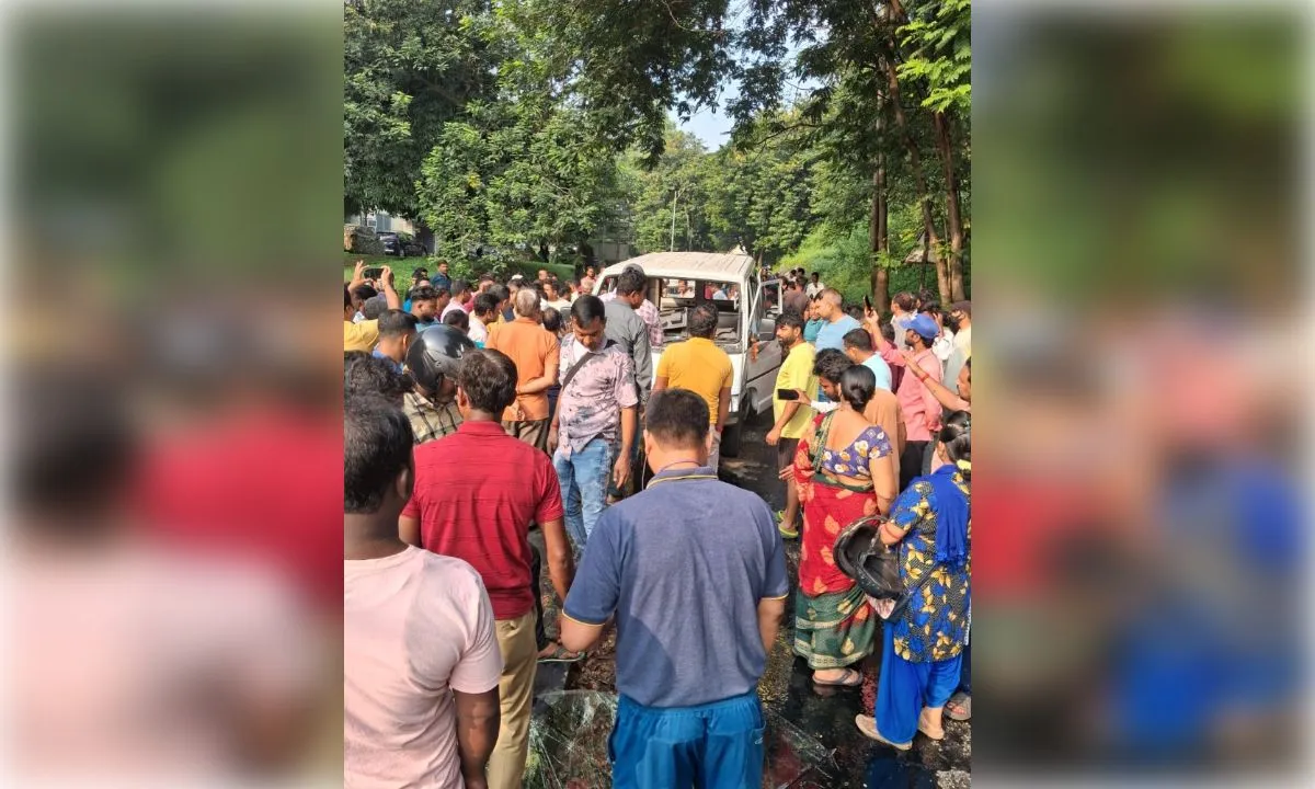 बच्चों से भरी स्कूल वैन का ब्रेक फेल, डिवाइडर पर चढ़ा वाहन