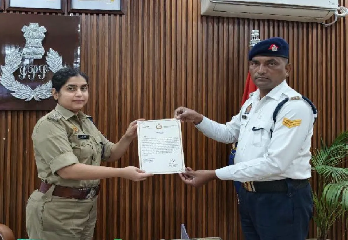 घायल बच्चे की मदद कर बने मिसाल, मुख्य आरक्षी सम्मानित