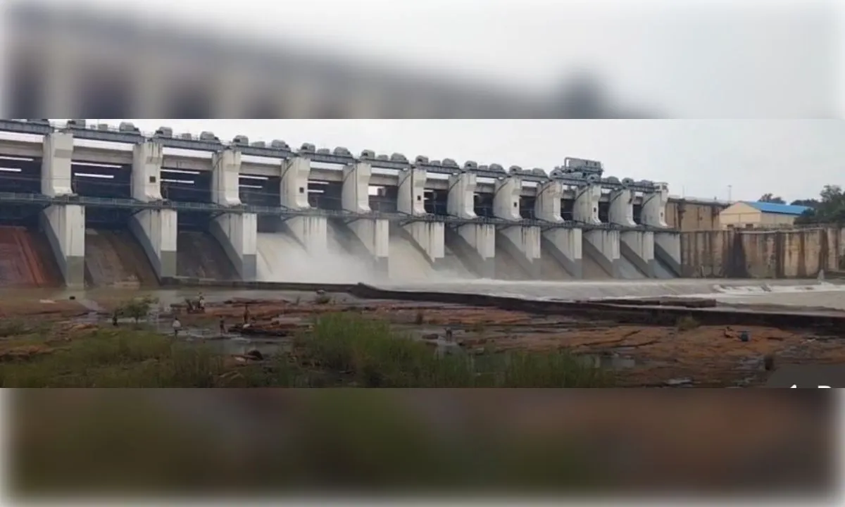 गंगरेल बांध के खुले तीन गेट, महानदी किनारे गांवों में अलर्ट
