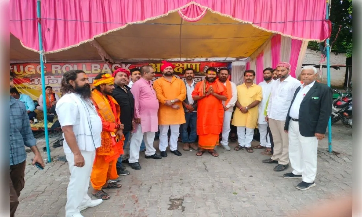 वाराणसी में सवर्ण समाज का धरना आठवें दिन भी जारी