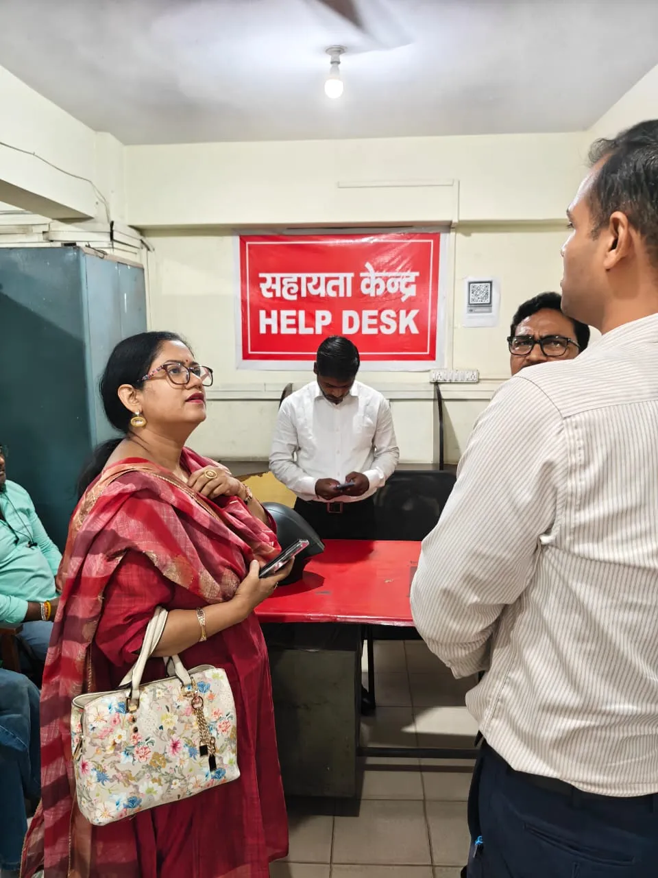  लखनऊ : परिवहन विभाग के विस्तार पटल का औचक निरीक्षण