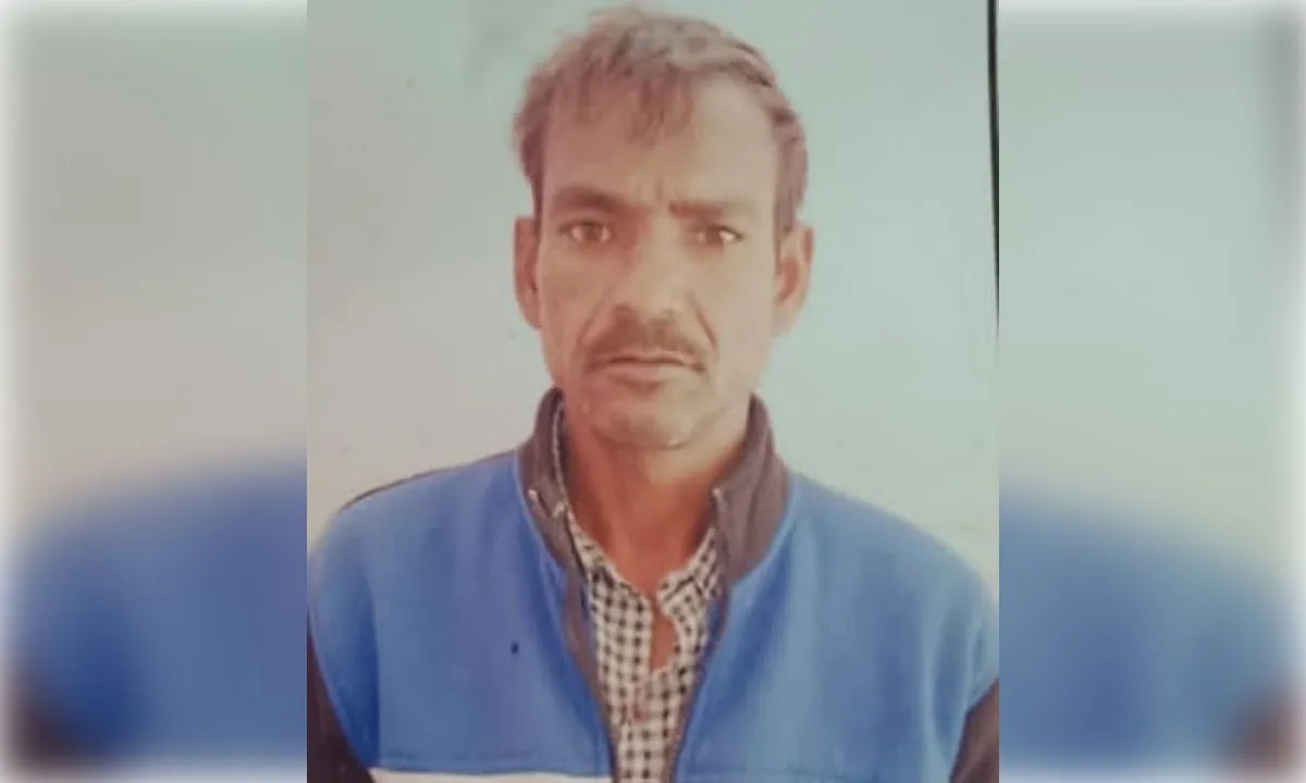 अमेठी: जंगल में फंदे से लटका मिला अधेड़ का शव, जांच जारी 