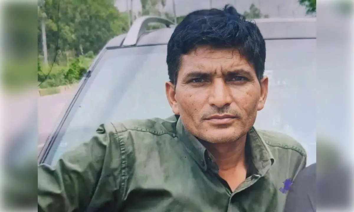 नहर किनारे पेड़ से लटका मिला युवक का शव, हत्या की आशंका