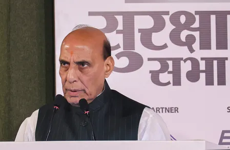 सशस्त्र बलों को खतरे के खिलाफ कार्रवाई की पूरी छूट: राजनाथ