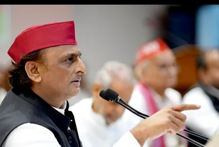 भाजपा लोकतंत्र की दुश्मन: अखिलेश यादव