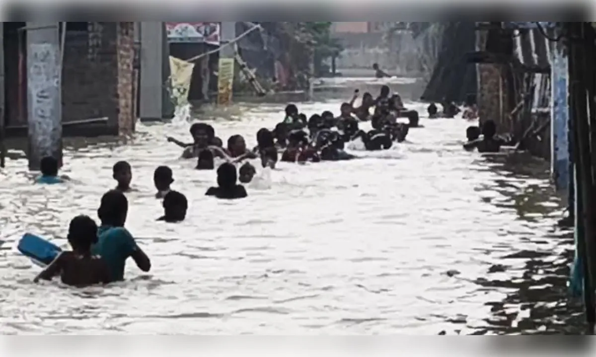 बिहार: भागलपुर में गंगा का कहर, घरों में घुसा पानी
