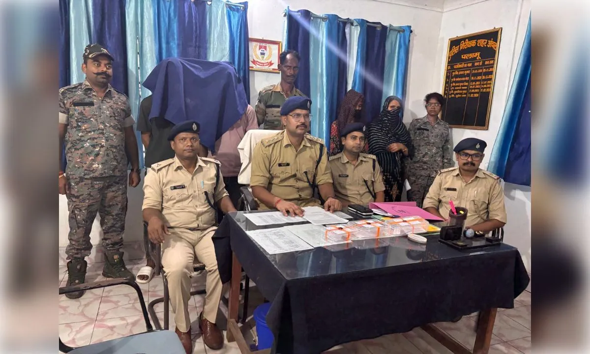 मेदिनीनगर में चोरी का खुलासा, एक परिवार के चार गिरफ्तार