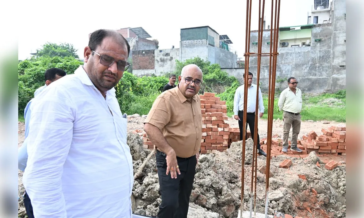 पीएसी आवासों के निर्माण में मिली खामियां, डीएम ने दिए जांच के निर्देश