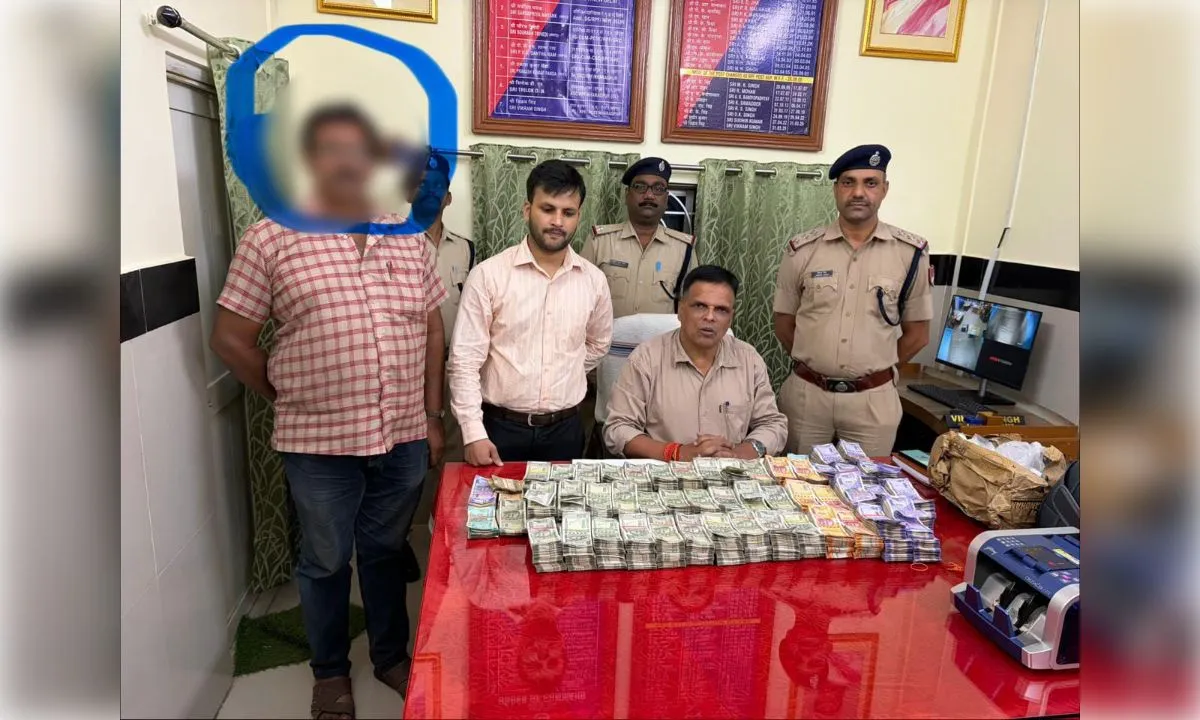 ऑपरेशन सतर्क: खड़गपुर स्टेशन पर 60 लाख से ज्यादा नकदी बरामद 