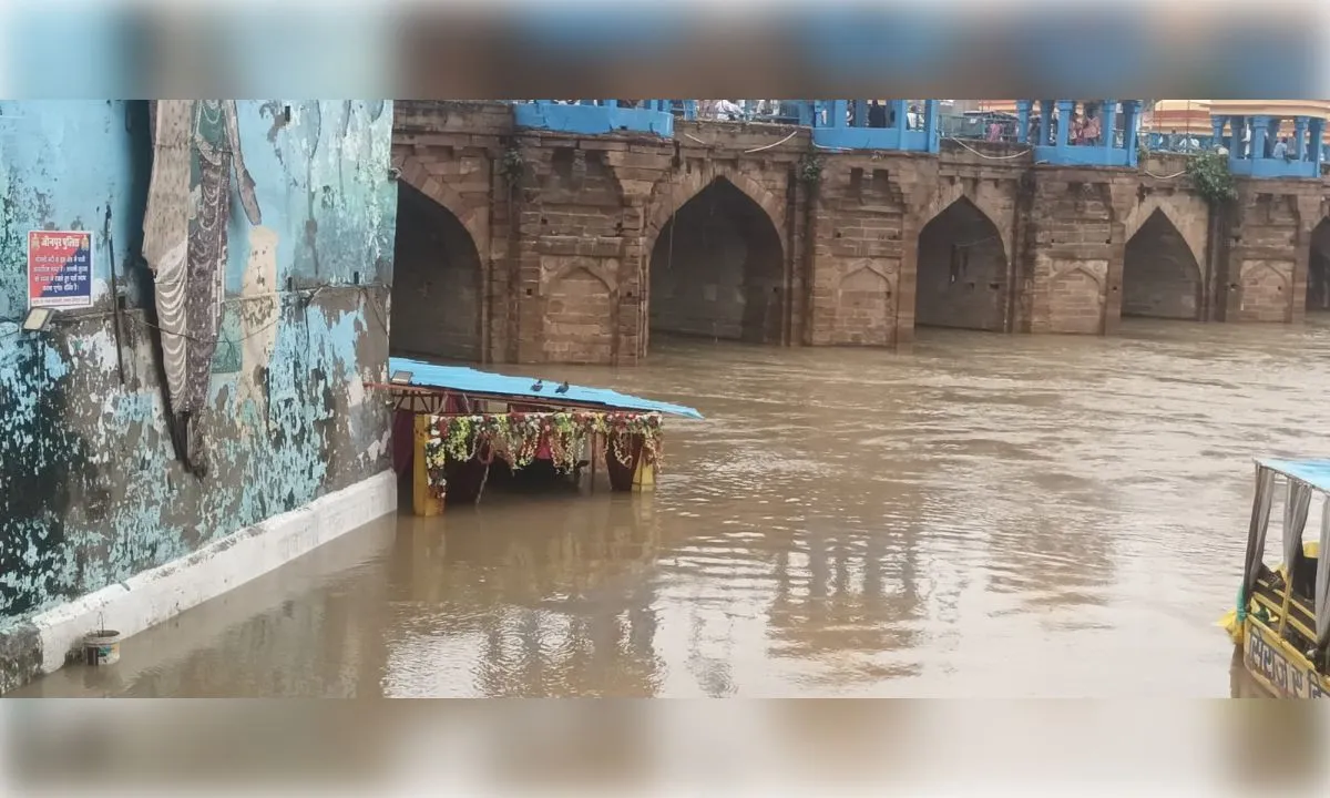 जौनपुर में तीन दिन से हल्की बारिश, गोमती नदी का जलस्तर 13 फीट ऊपर