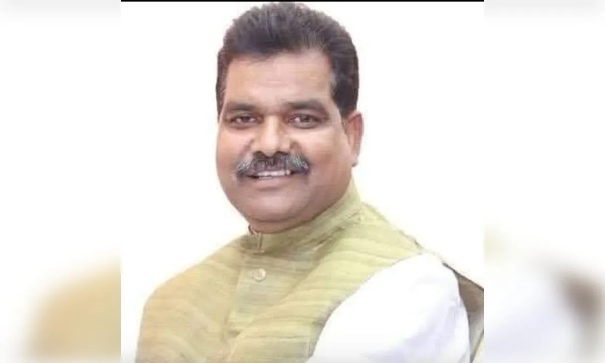 भाजपा ने पूर्व सांसद ओम प्रकाश यादव को भेजा कारण बताओ नोटिस