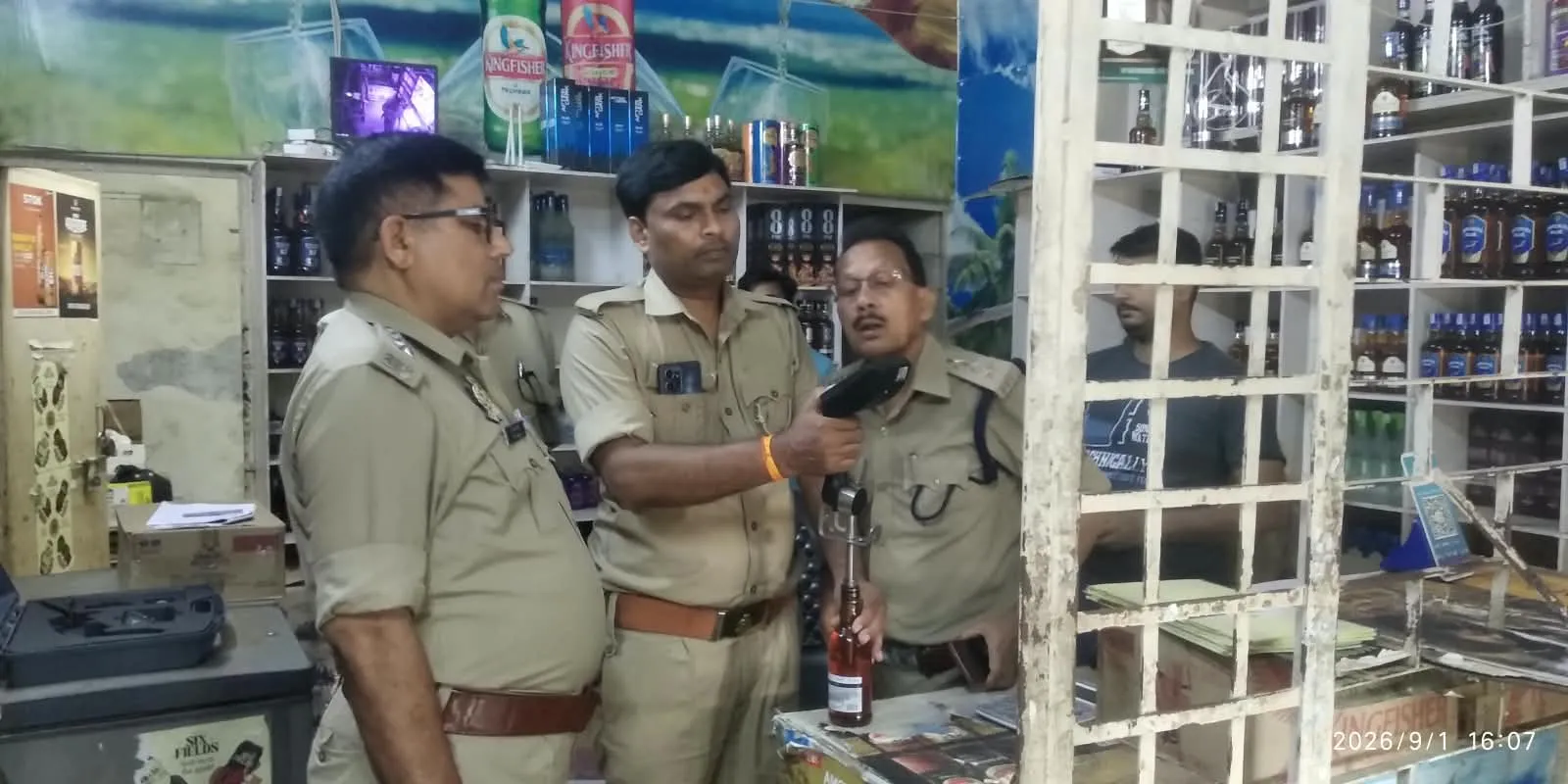 आबकारी विभाग द्वारा कंपोजिट शॉप का किया गया निरीक्षण