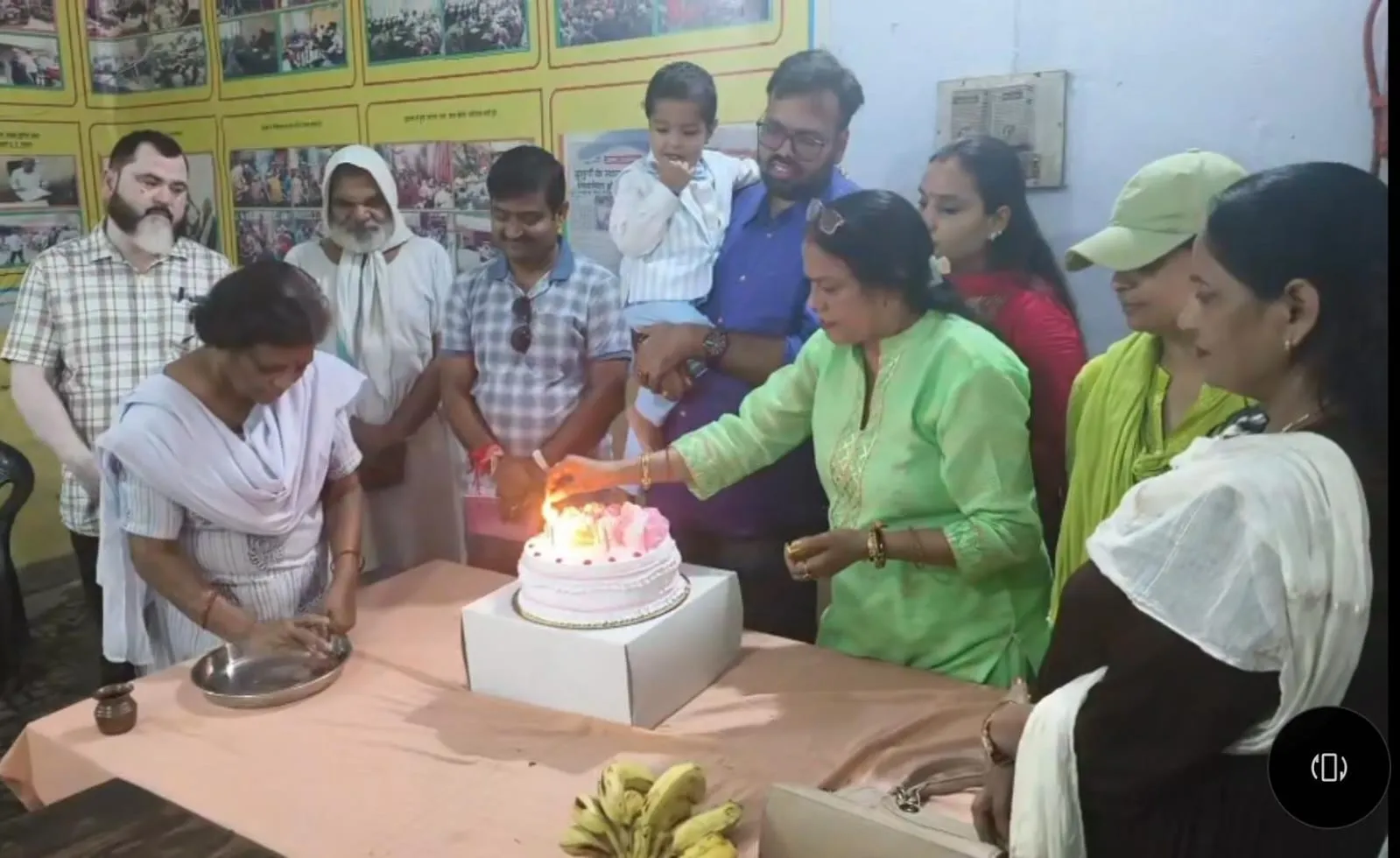 सहयोग’ ने बांटी खुशियां, वृद्धाश्रम में गूंजी अयांश के जन्मदिन की खिलखिलाहट