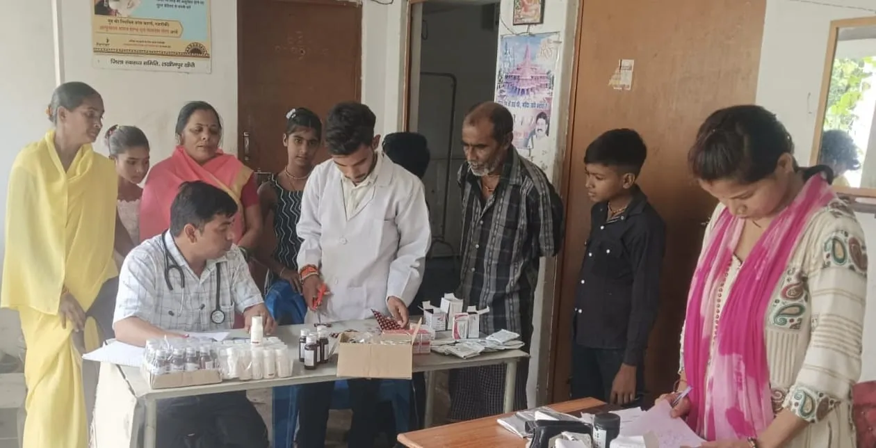 बाढ़ प्रभावित क्षेत्रों में स्वास्थ्य विभाग मुस्तैद, लगातार चलाए जा रहे हैं चिकित्सीय शिविर