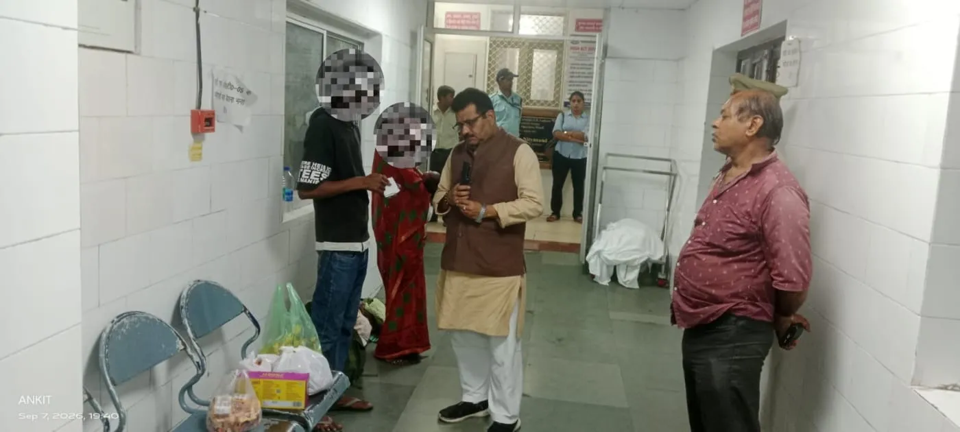 मासूम से दरिंदगी की घटना पर हॉस्पिटल पीड़ित परिवार से मिलने पहुंचे राजा राज राजेश्वर सिंह
