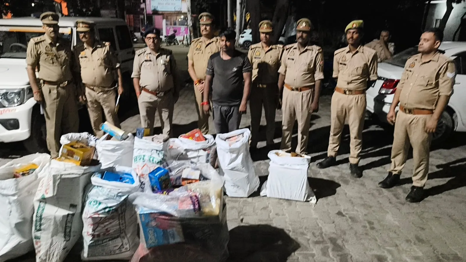 अवैध पटाखों के निर्माण, भण्डारण एवं बिक्री के विरुद्ध पुलिस की बड़ी कार्रवाई 