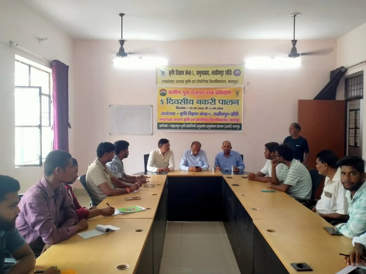 कृषि विज्ञान केंद्र,जमुनाबाद द्वारा बकरी पालन पर प्रशिक्षण कार्यक्रम