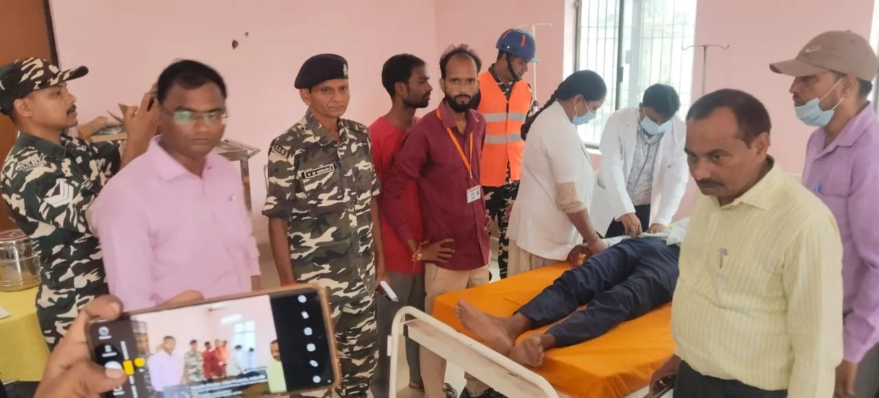 निघासन सीएचसी में भूकंप से बचाव की मॉकड्रिल, हादसे के बाद राहत-बचाव का किया गया अभ्यास