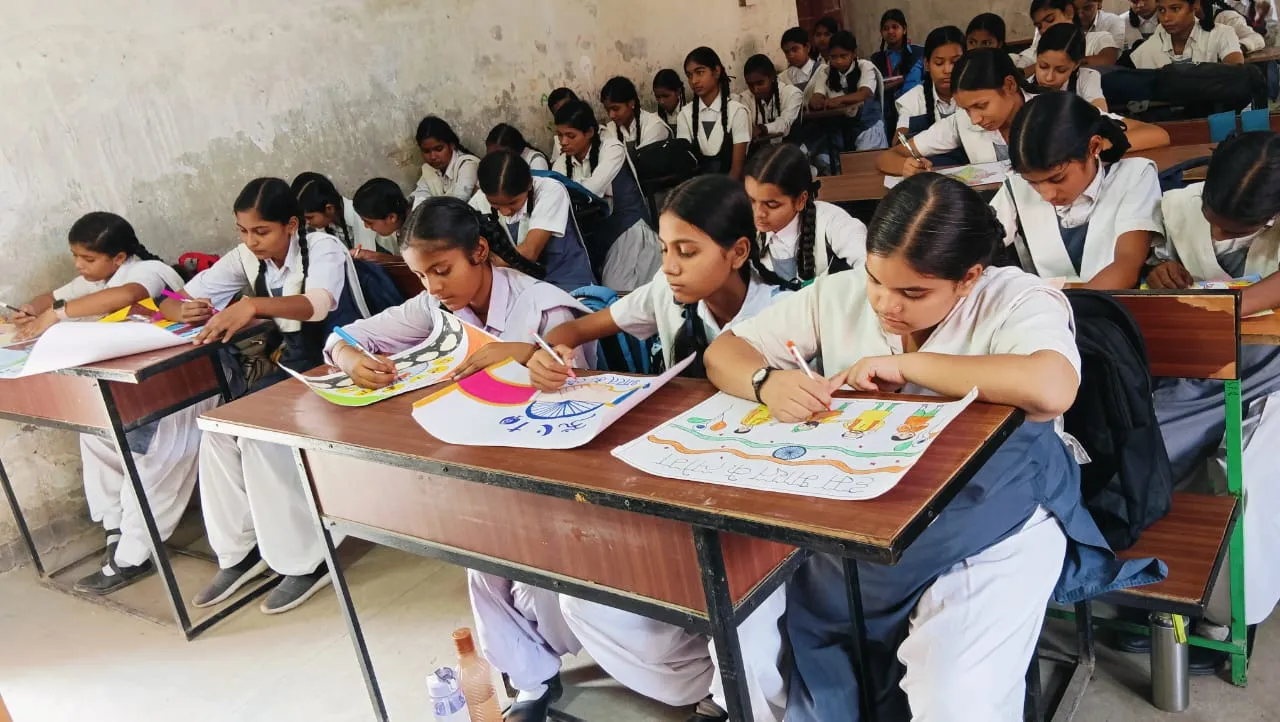 भाषण प्रतियोगिताओं का किया गया आयोजन, प्रशस्ति पत्र प्रदान कर किया गया सम्मानित