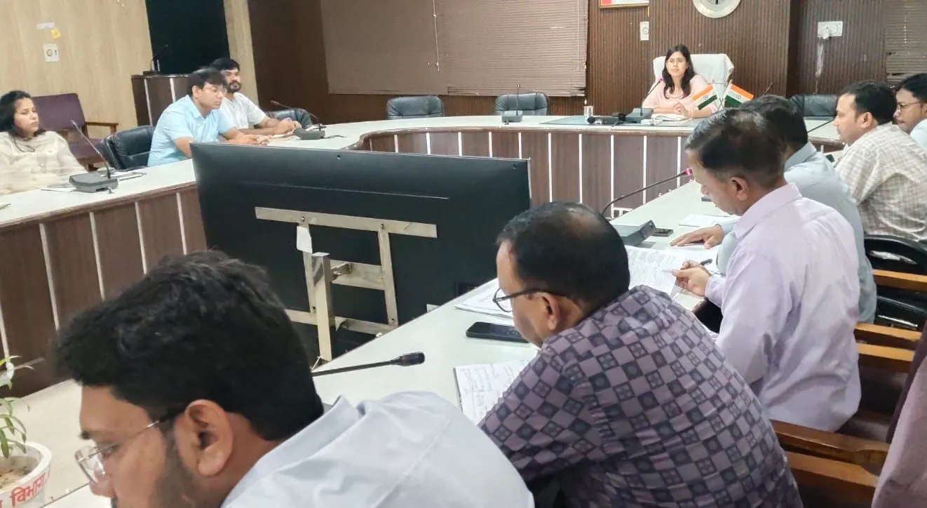 सीडीओ ने निर्माण एवं विकास कार्यों की समीक्षा बैठक