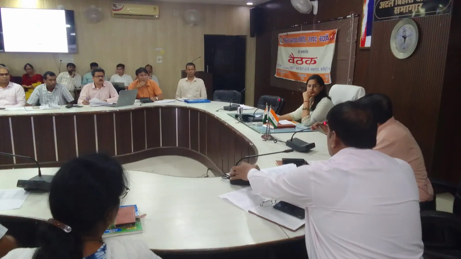 आयुष्मान कार्ड और स्वास्थ्य सेवाओं की प्रगति की समीक्षा