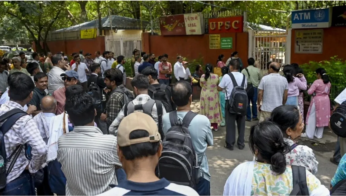 69000 शिक्षक धरने पर, यूपी में शिक्षकों की निकली नई बंपर भर्ती