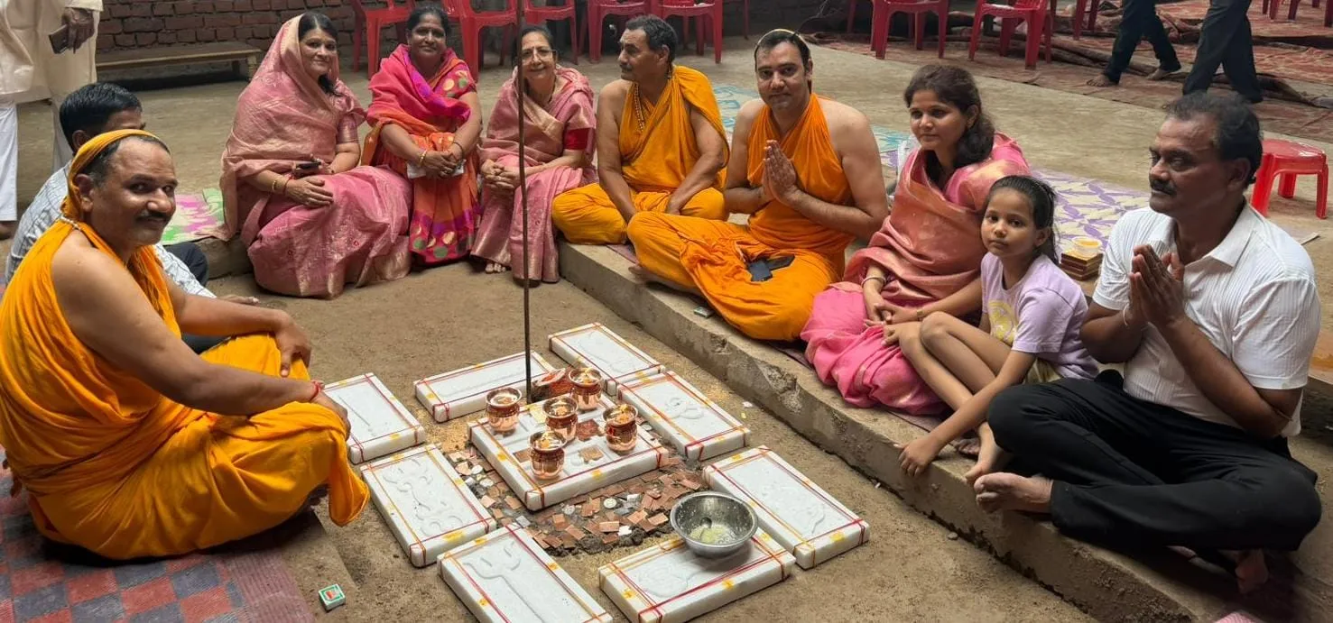 जैन मंदिर निर्माण के लिए शिखर व वेदी पूजन पूर्ण