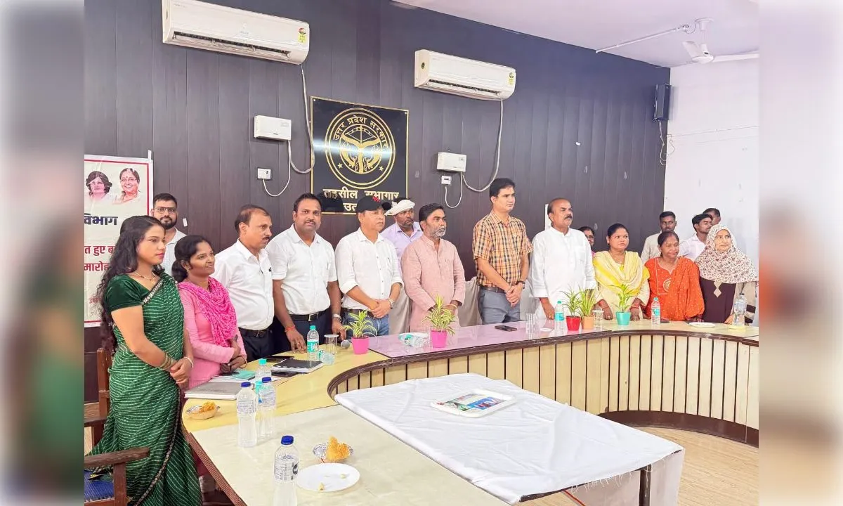 आंगनवाड़ी कार्यकत्रियों के हित में सीएम की घोषणाओं का उतरौला में प्रसारण