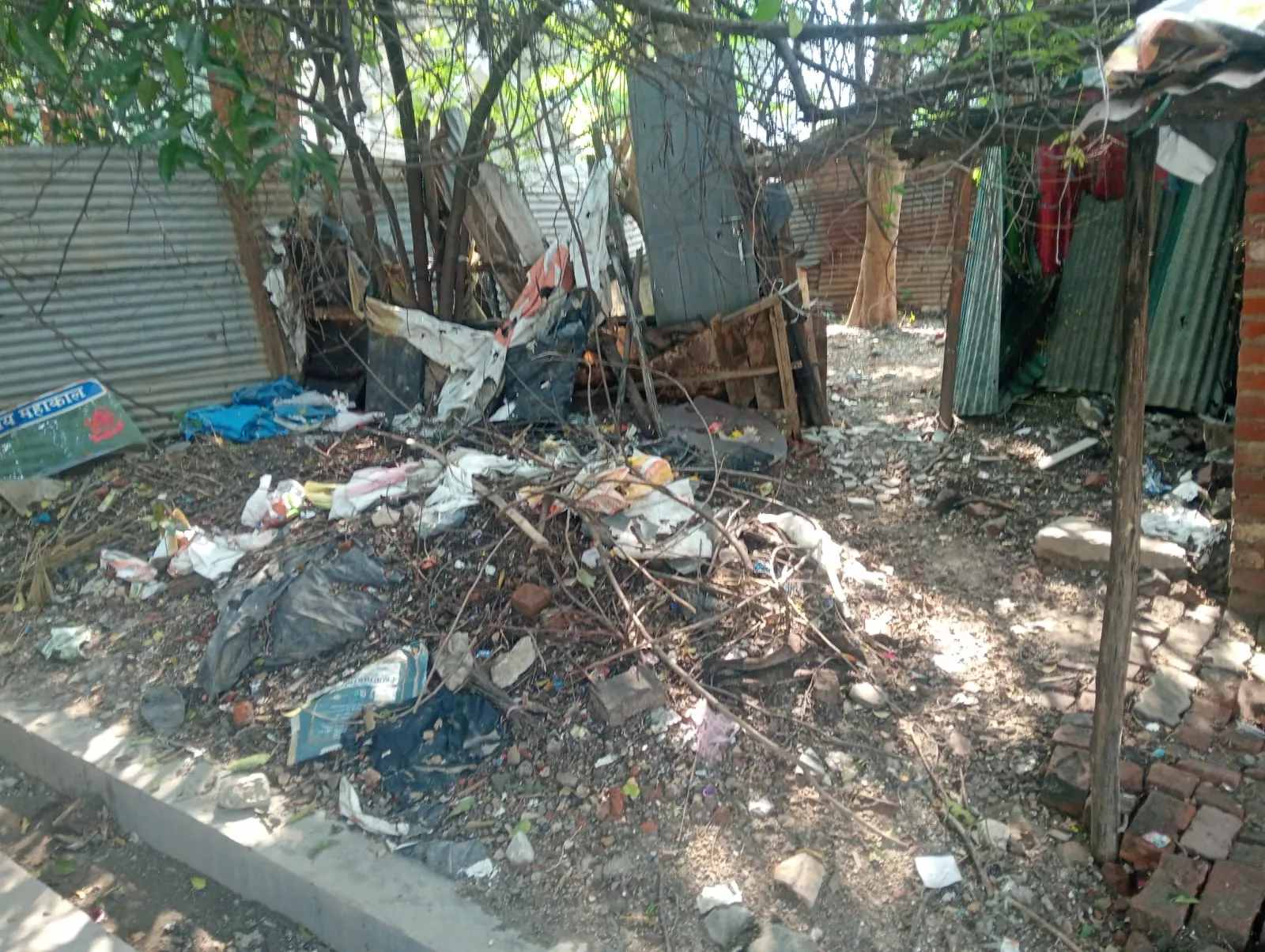 ्पेपरमिल वार्ड: कालोनी चमाचम, गांव बदहाल