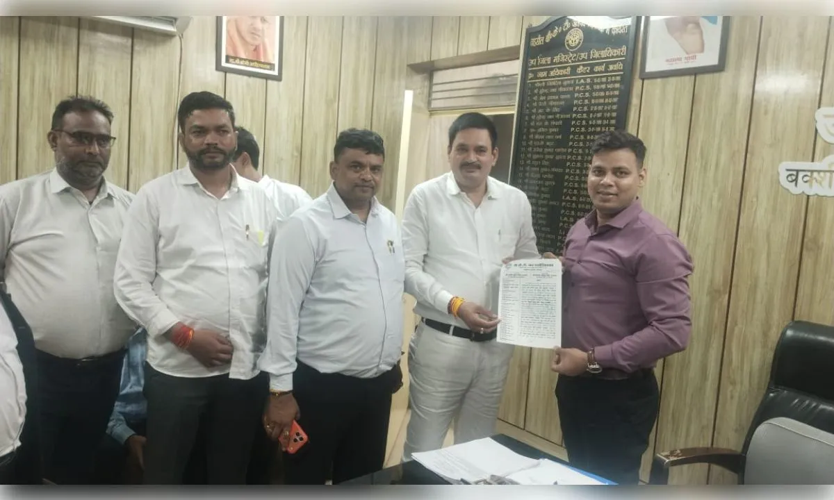 बीकेटी तहसील परिसर में हंगामा, एसडीएम कोर्ट में अध्यक्ष से अभद्रता