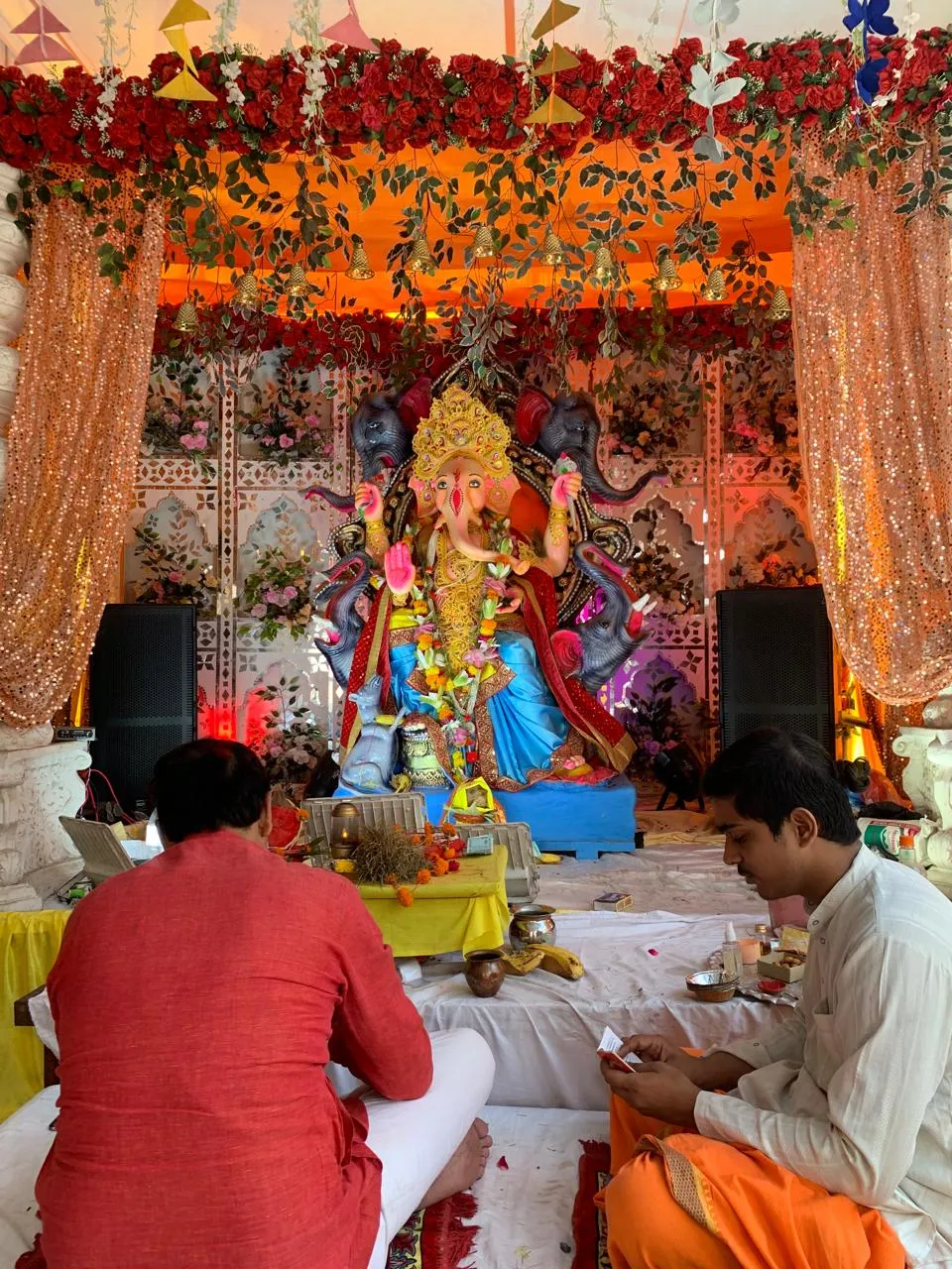 बीस बच्चों को शिक्षा व भोजन निशुल्क कराने का लिया संकल्प
