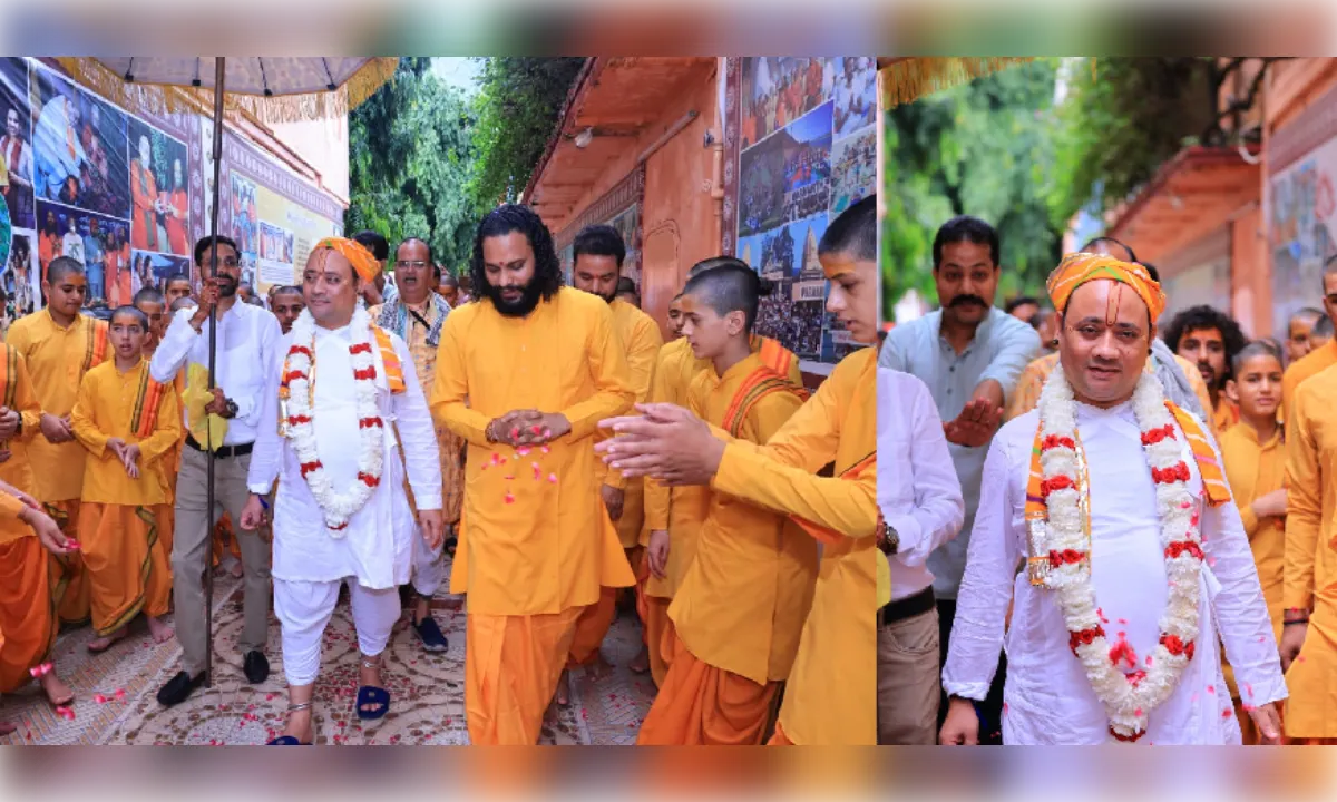परमार्थ निकेतन में गौवत्स राधाकृष्ण के आगमन पर भव्य स्वागत