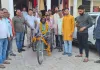 विकलांग भानु को अंबिका सेवा संस्थान के सहयोग से मिला ट्राई साइकिल