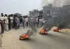  नेपाल में चीनी कंपनी के खिलाफ लोगों का फूटा गुस्सा, सड़क निर्माण में देरी पर पूर्व-पश्चिम राजमार्ग जाम