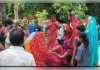 सड़क हादसे के बाद शुरू हुआ विवाद , पुलिस और ग्रामीणों के बीच टकराव 