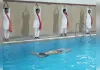 अंतरराष्ट्रीय योग दिवस: स्विमिंग पूल में डॉक्टरों, योग प्रशिक्षकों और छात्रों ने किया योगासन
