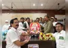बीडीओ के तबादले पर भावुक विदाई, फूलों की वर्षा के बीच छलक पड़े आंसू