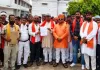 पीड़ित परिवार को न्याय दिलाने के लिए एसपी से मिले अखिलेश सिंह