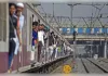मुंबई लोकल ट्रेन में कोच का दरवाज़ा को लेकर यात्री की चाकू मारकर हत्या