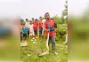 असम :  तिनसुकिया जिले के मार्घेरिटा में अजगर सांप पकड़कर लोगों ने वन विभाग को सौंपा