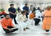 जनता दर्शन में मुख्यमंत्री योगी ने सुनी लोगों की समस्याएं
