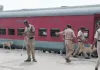 ट्रेन में सीट न मिलने पर युवक ने बम की अफवाह फैलाकर मचाई अफरा- तफरी 