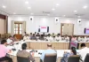प्रयागराज: स्कूलों के ऊपर अब भी हाईटेंशन तार, डीएम ने अफसरों को दी एफआईआर की चेतावनी