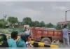 रेलवे ट्रैक पर फंसा ट्रैक्टर, नौचंडी एक्सप्रेस को इमरजेंसी ब्रेक लगाकर रोका गया