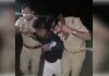 ऑटो में छेड़खानी करने वाले बदमाश को पुलिस ने मुठभेड़ में मारी गोली