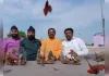 1090 चौराहे पर 101 पक्षियों को पिंजरे से मुक्त कर छात्रो को दी श्रद्धांजलि