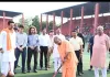 900 करोड़ से अधिक की सौगात: सीएम योगी ने मैदान में अजमाया हाथ 